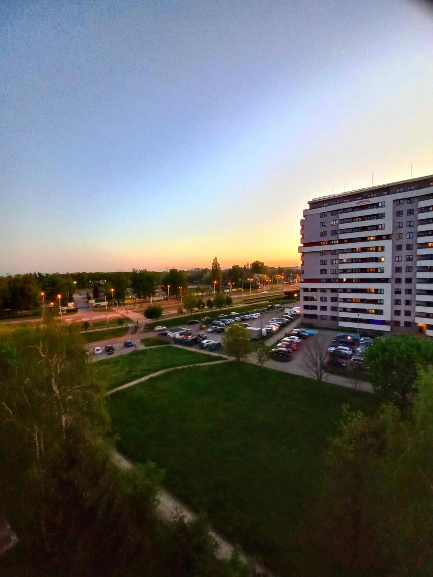Neoapartments Lotnicza Вроцлав Экстерьер фото